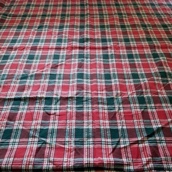Well Dressed Home Tablecloth Plaid Gold Metallic Shimmer Christmas Rectangle - Picture 4 of 6